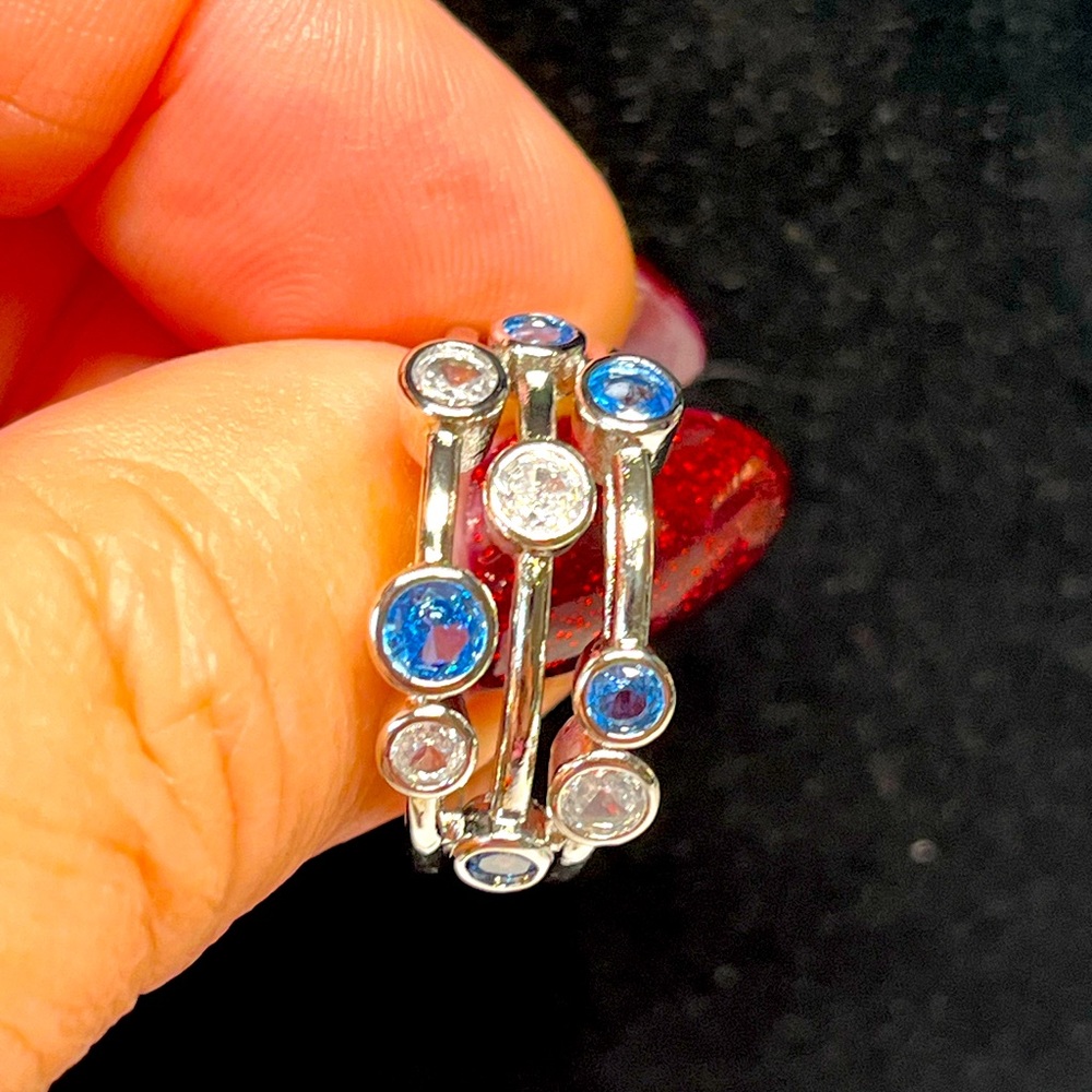 🦋💍sterling silver ladies dinner ring-bezel set